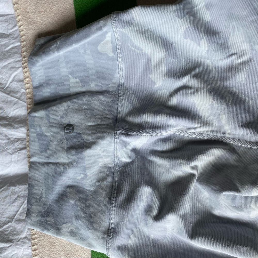 Lululemon wunder under 25”, size 4